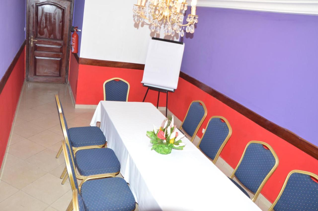 דואלה Hotel Vallee Des Princes מראה חיצוני תמונה