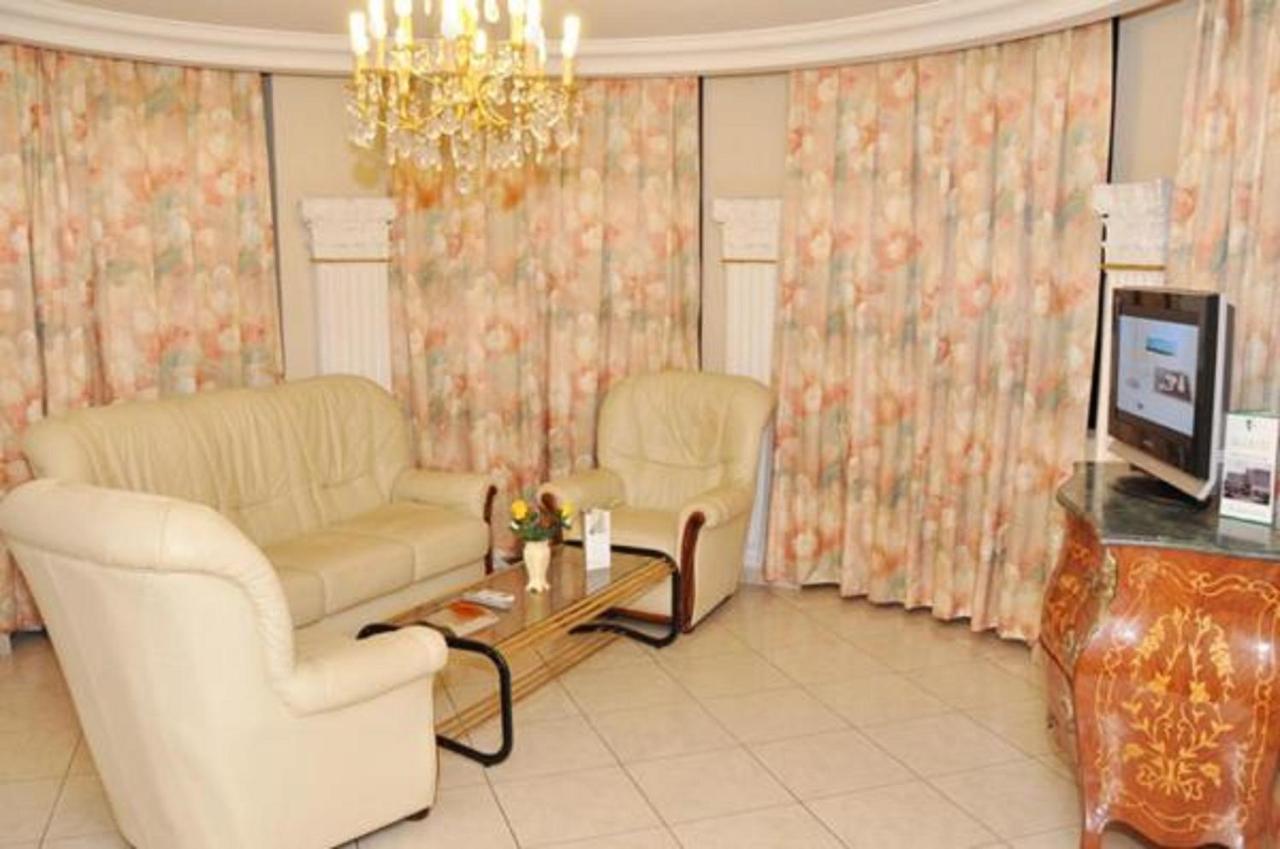 דואלה Hotel Vallee Des Princes מראה חיצוני תמונה