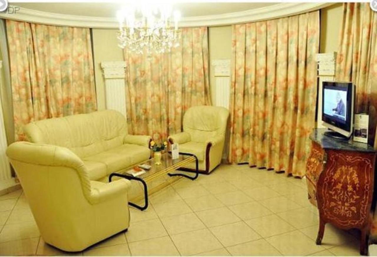 דואלה Hotel Vallee Des Princes מראה חיצוני תמונה