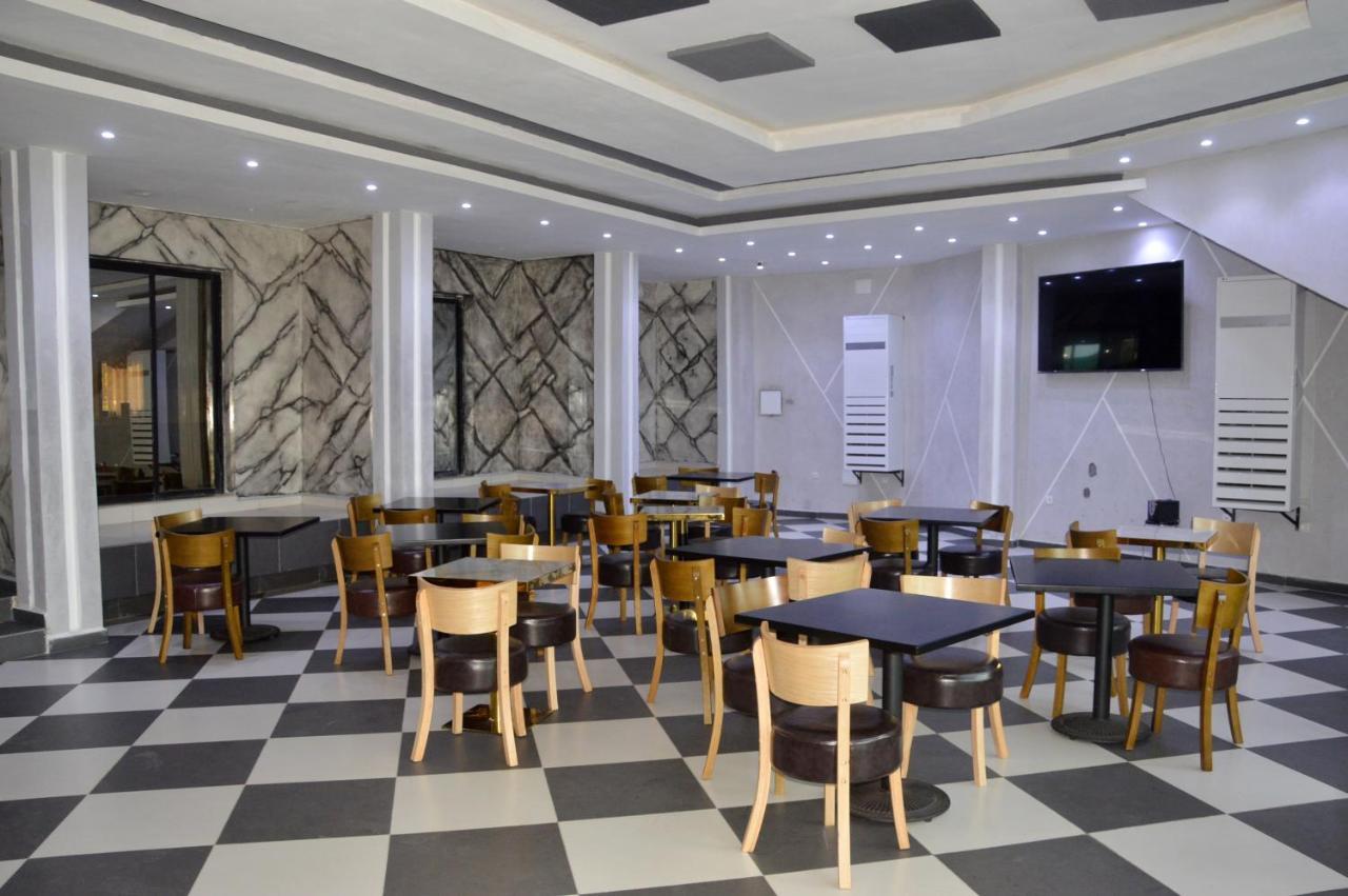 דואלה Hotel Vallee Des Princes מראה חיצוני תמונה