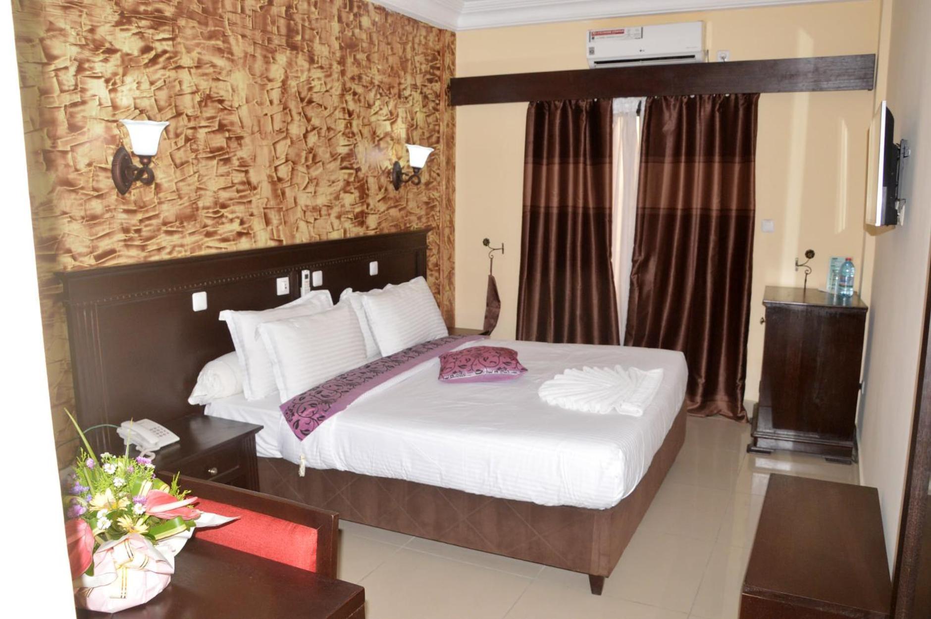דואלה Hotel Vallee Des Princes מראה חיצוני תמונה