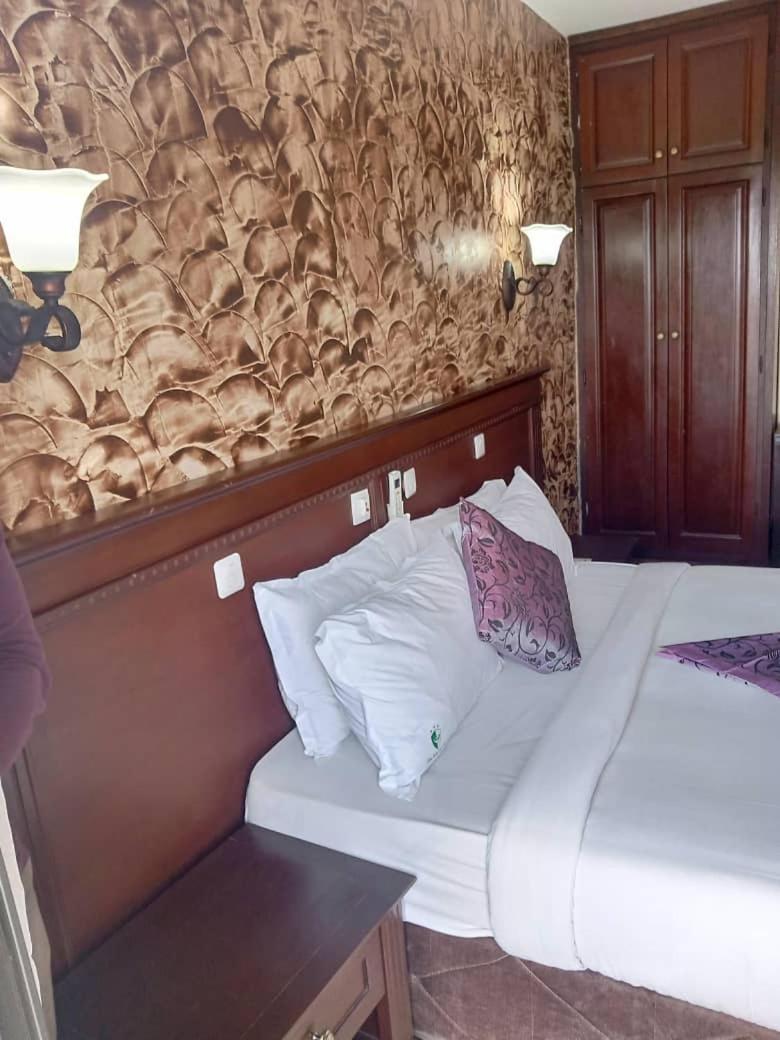 דואלה Hotel Vallee Des Princes מראה חיצוני תמונה