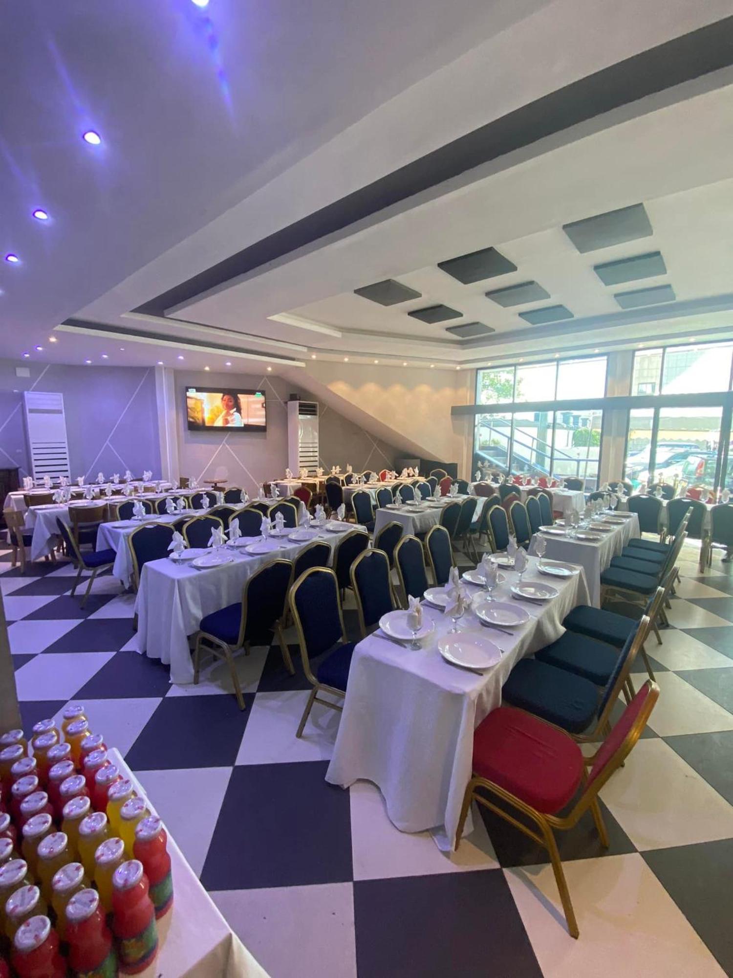 דואלה Hotel Vallee Des Princes מראה חיצוני תמונה