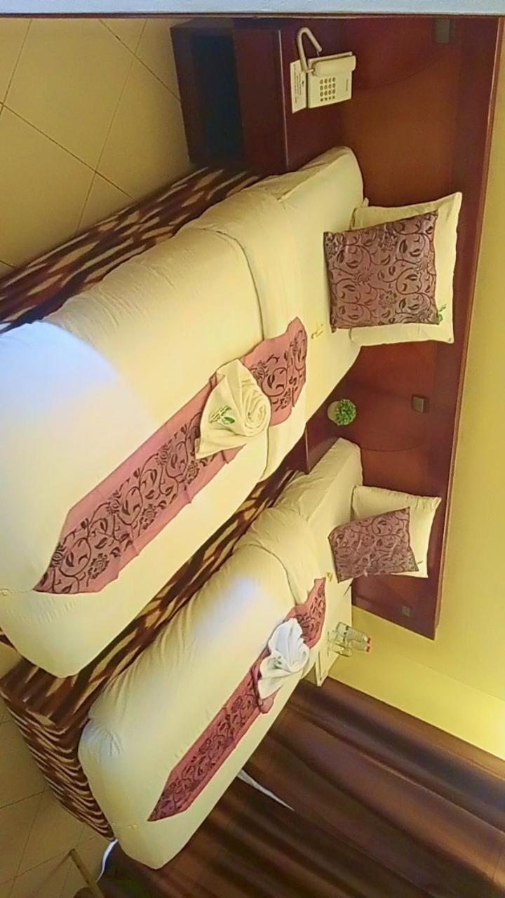 דואלה Hotel Vallee Des Princes מראה חיצוני תמונה